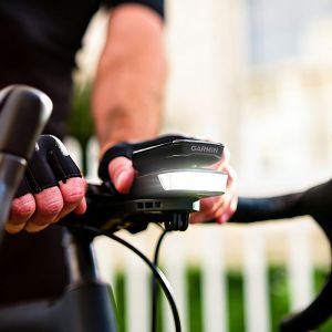 RAVEMEN FR1500 USB-C bike light for Garmin bike computer